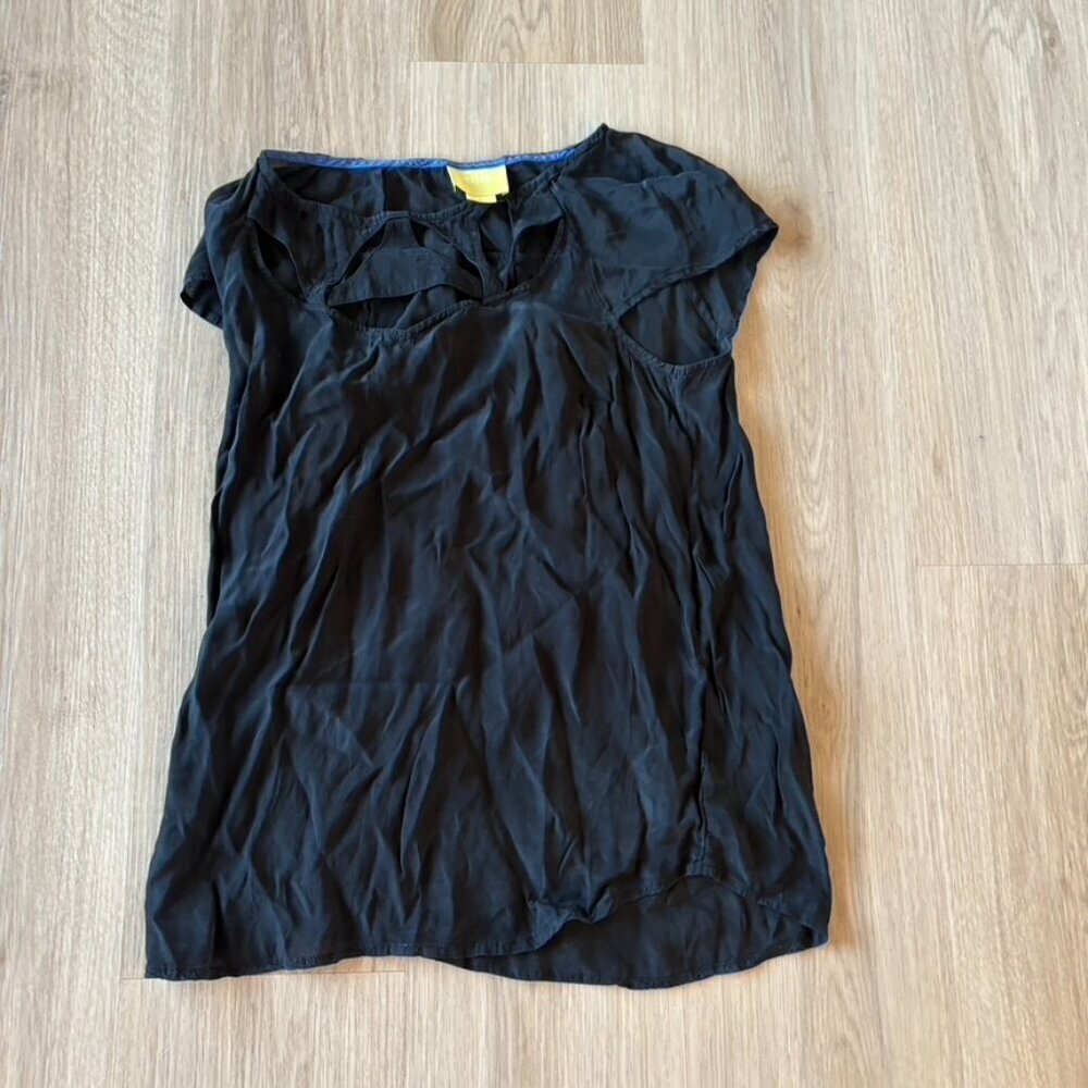 ** Maeve Anthropologie Flutter Cap Sleeve Black Blouse Size 4